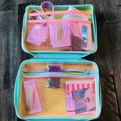 The ONE Travel Hack That Will CHANGE YOUR LIFE - The Travel Tote. This post is a MUST-SEE! All traveling necessities in one place, ready to go any time. Tons of hacks within this post. Free printable checkli